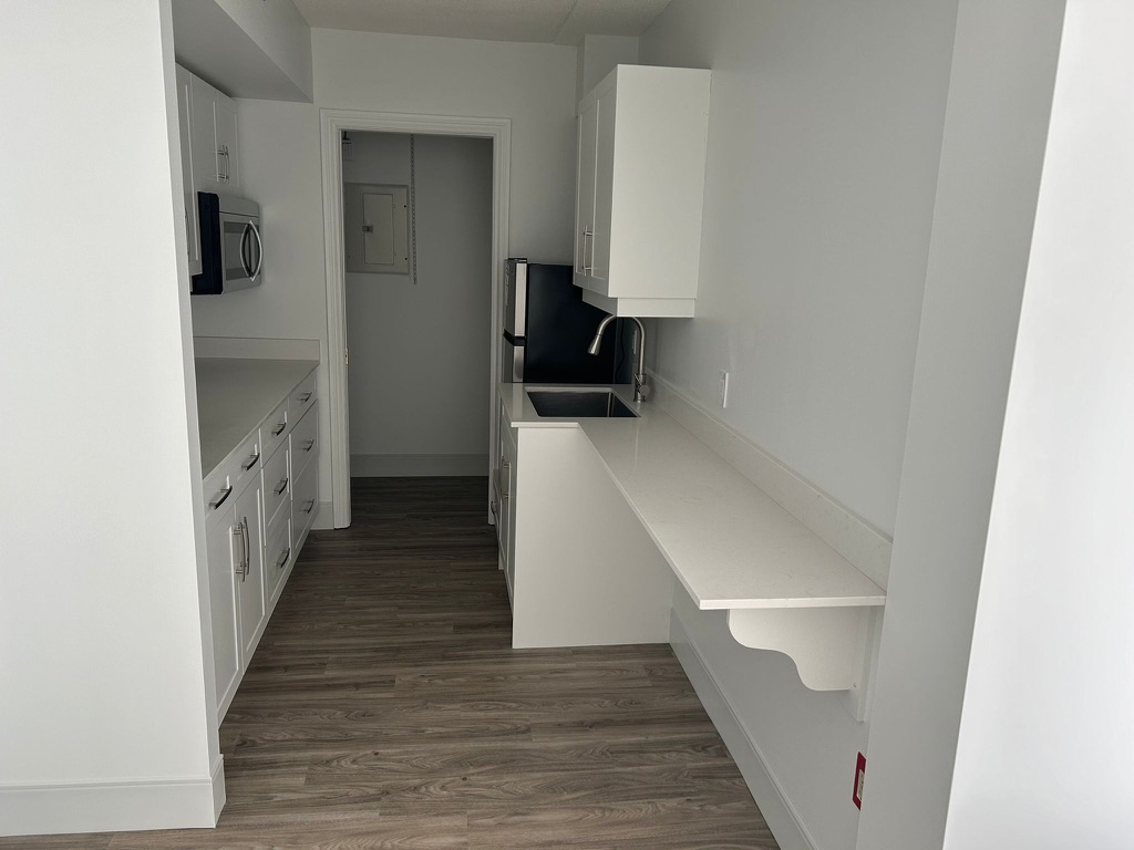Living Stone Renos & Painting Inc. call us to +1 647-885-0843